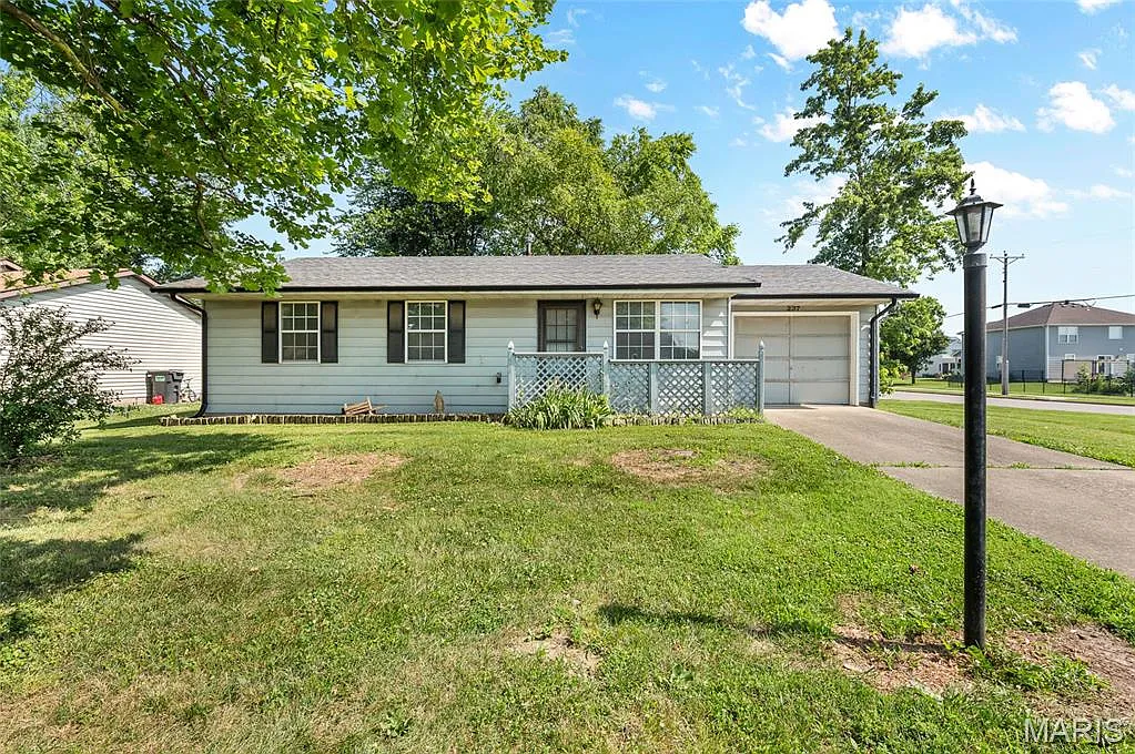 237 Perrottet Dr photo 1