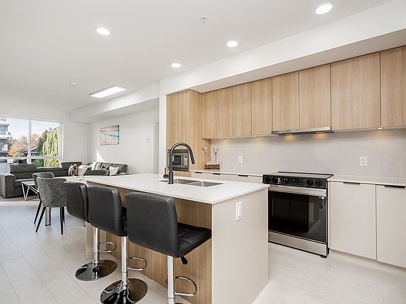 4th image of 9456 134th St #221