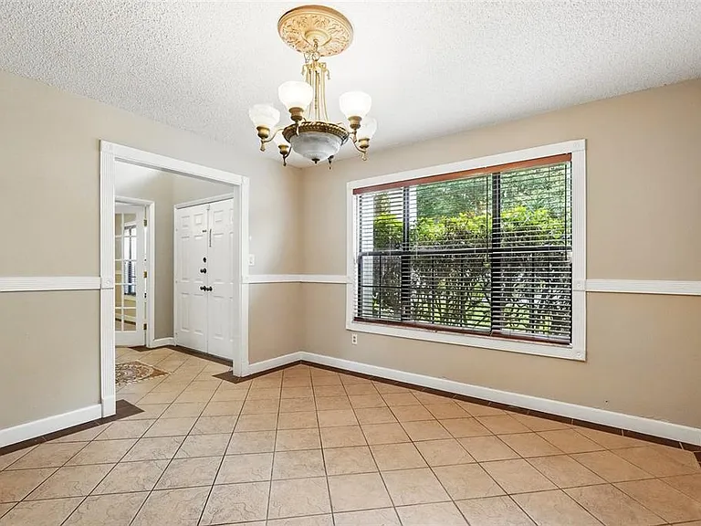 7925 Tumblestone Dr — Photo 8