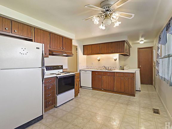 5th image of 808 W Weathersfield Way