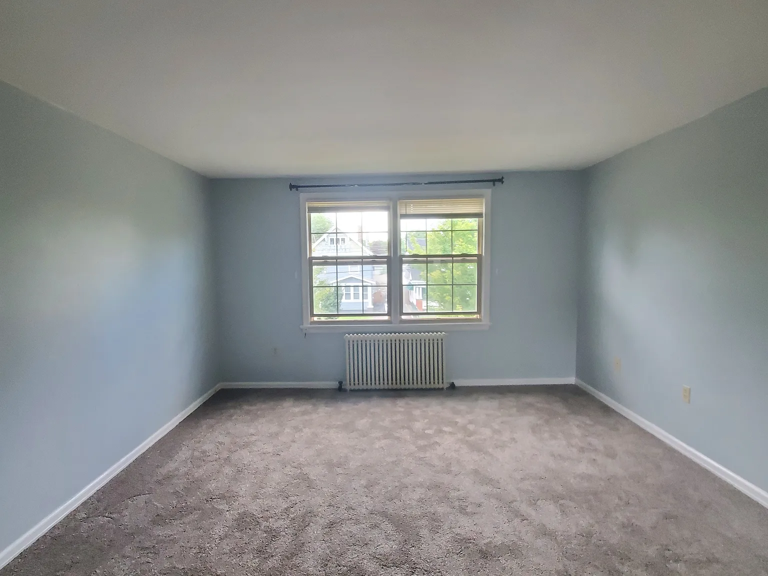 1 bed, 700 sqft, $1,000 — Photo 3