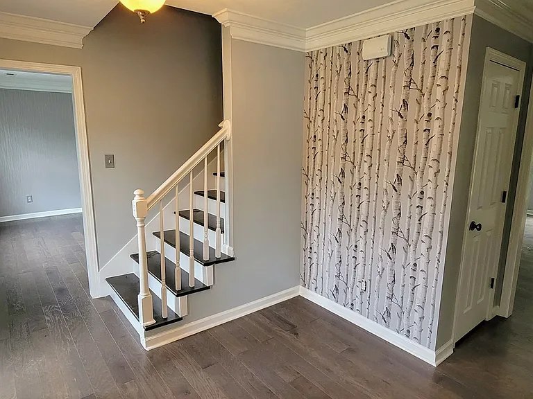 1645 Wolverine Ln — Photo 2