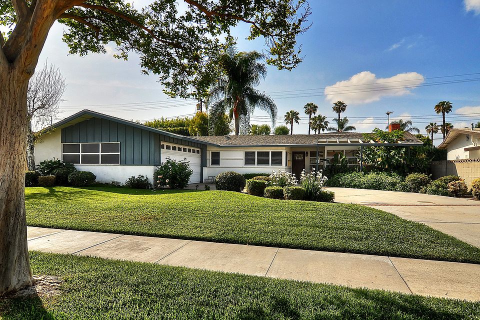 1st image of 8412 Acacia Ave
