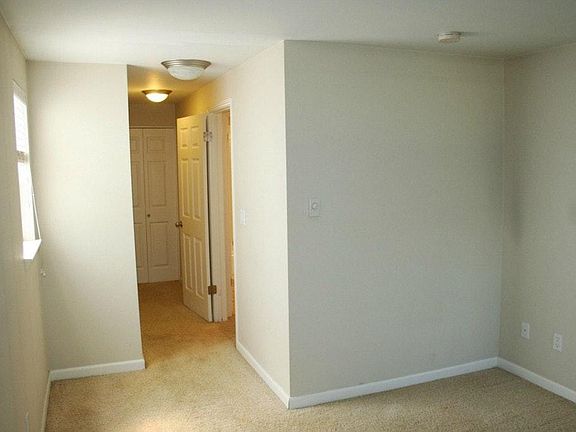 4th image of 11110 NE 125th Ln APT H131