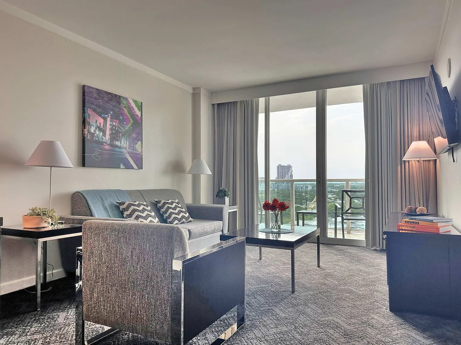 1 bed, 1.0 bath, 624 sqft, $5,377 — Photo 2
