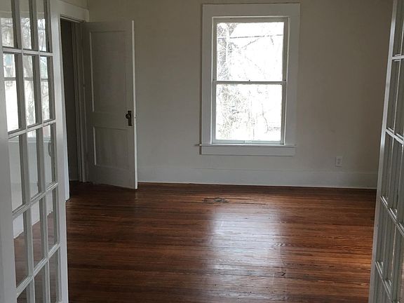 3rd image of 1600 S Lake St