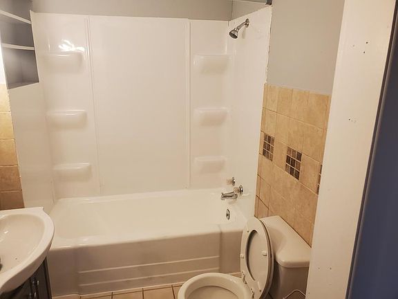 4th image of 4056 Missouri St
