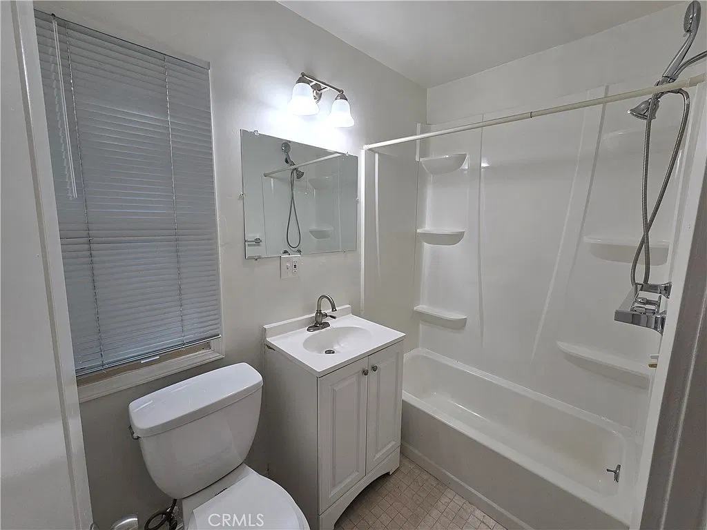 1 bed, 400 sqft, $1,950 — Photo 4