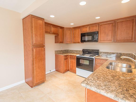 3rd image of 350 G St Unit B1