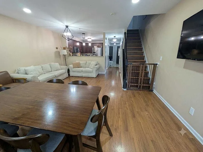 1054 Rockport Dr #1 — Photo 9