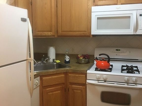 2nd image of 3 E 128th St APT 1