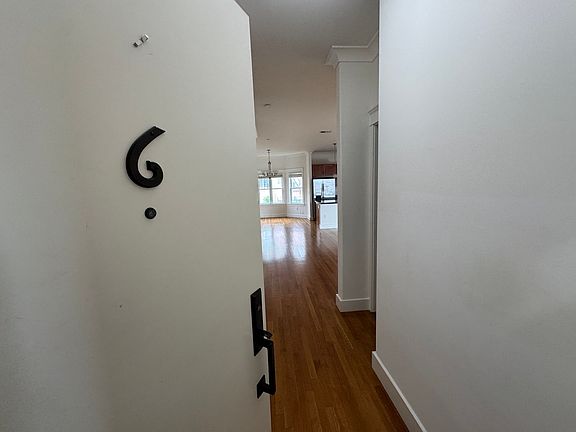 4th image of 1218 Leavenworth St APT 6