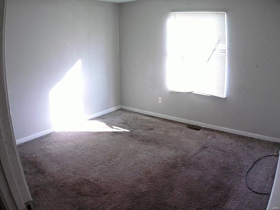 3rd image of 2241 Larbrook Dr