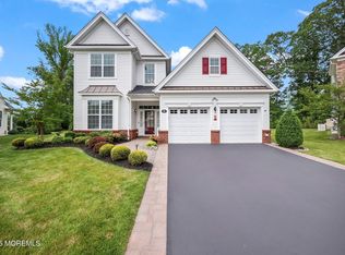 86 Legacy Ct, Freehold, NJ 07728