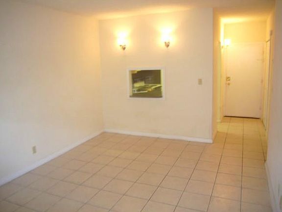 3rd image of 4550 Nw9th St #104E