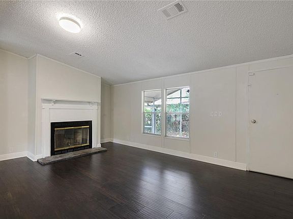4th image of 5324 Royal Oak Dr