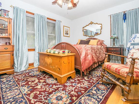 5th image of 6025 Lewis Way