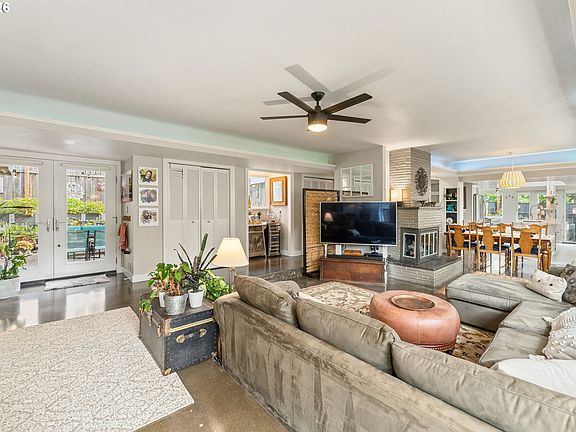 5th image of 3425 NE 33rd Ave