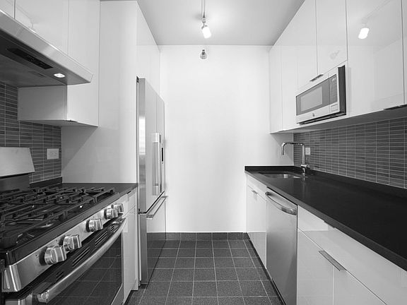 4th image of 75 W End Ave APT C20a