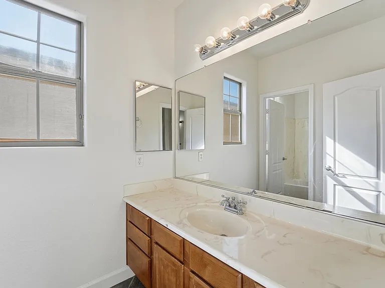 15391 W Dreyfus St — Photo 32