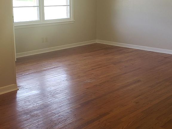 3rd image of 2222 Glenbrook Dr