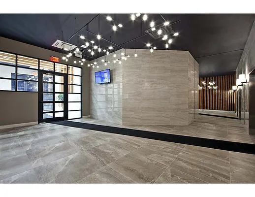 Rented by R New York | media 10