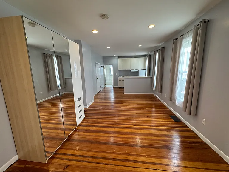 56 College Ave #1R — Photo 1