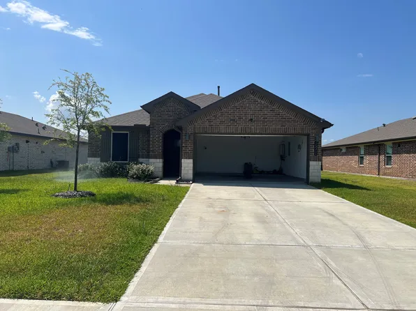 14511 Sweetwater Dr, Baytown, TX 77523