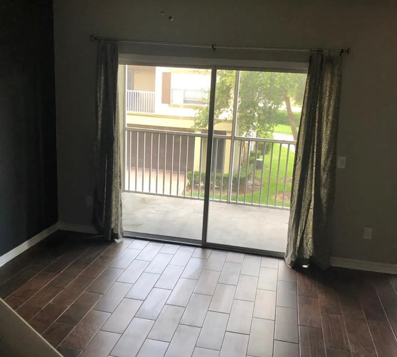 2 bed, 1250 sqft, $2,100 — Photo 4