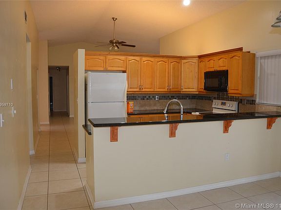 5th image of 15019 Brighton Ln
