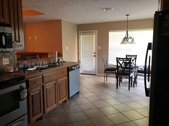 2nd image of 505 E Greenfield Dr