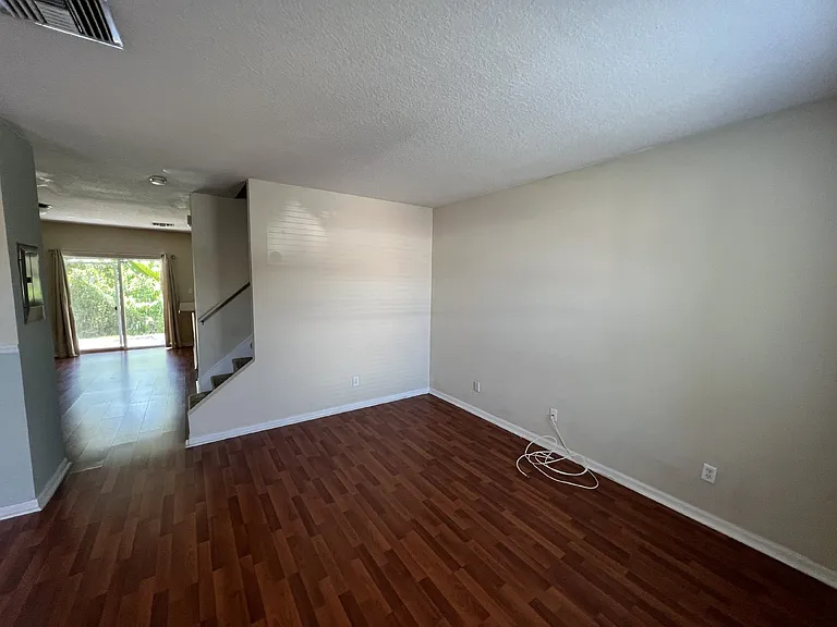 1245 Beckenham Way — Photo 3
