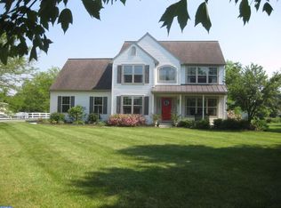 100 Meadow View Dr, Oxford, PA 19363