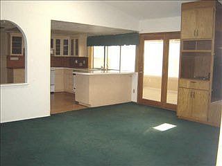 5th image of 622 W Grenoble Dr