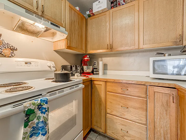 62 W 700 N #210 — Photo 7