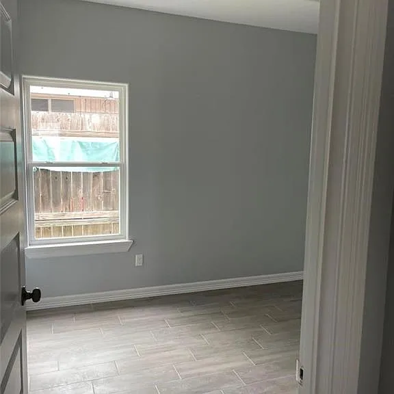 2000 Angus St #2 — Photo 10