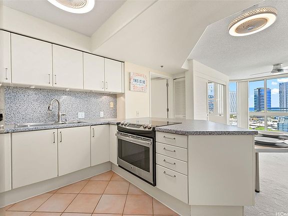 3rd image of 801 King St APT 1903