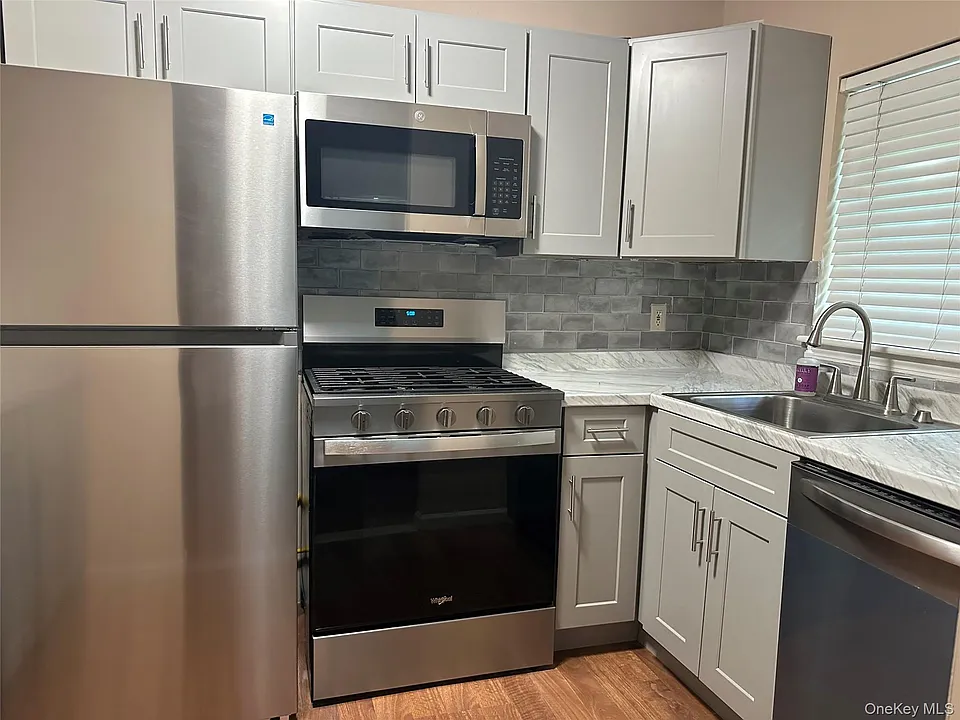11 Lexington Hl #8