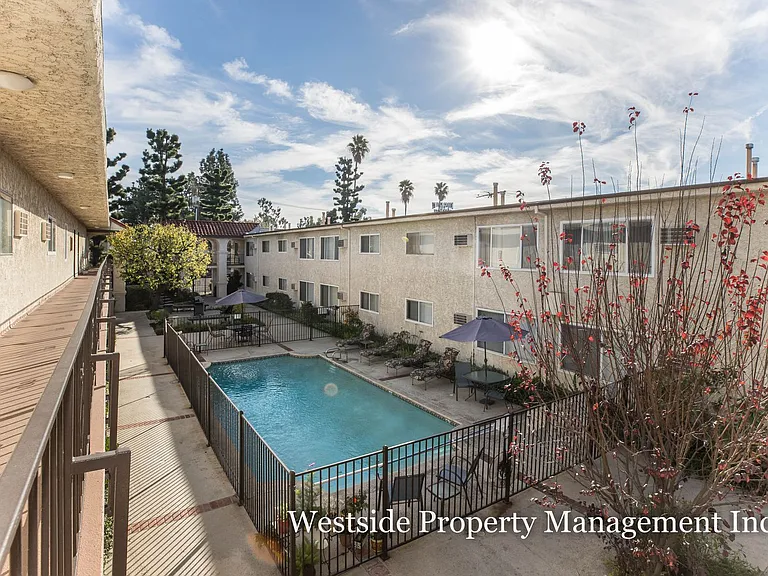 6253 Lankershim Blvd. — Photo 4