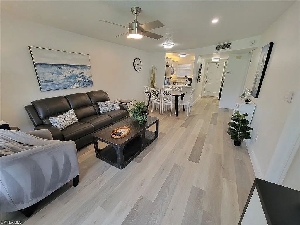 2 bed, 2.0 bath, 842 sqft, $3,100 — Photo 1