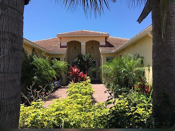 5th image of 15639 Aurora Lake Cir
