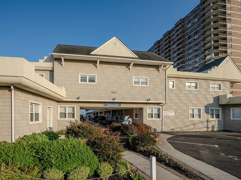 9010 Atlantic Ave #224
