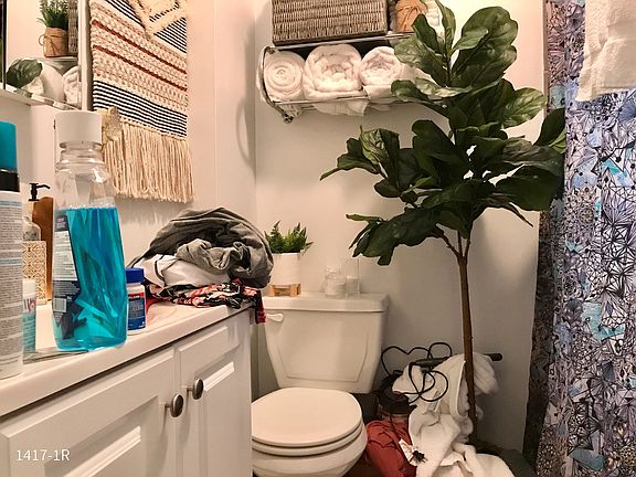 5th image of 1417 N Wood St APT 2R