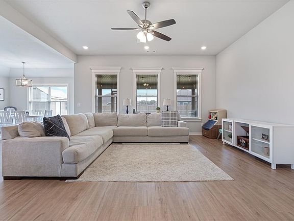 4th image of 1516 Taylor Orchard Rd