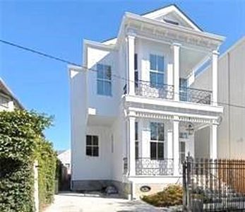 7905 Saint Charles Ave, New Orleans, LA, 70118