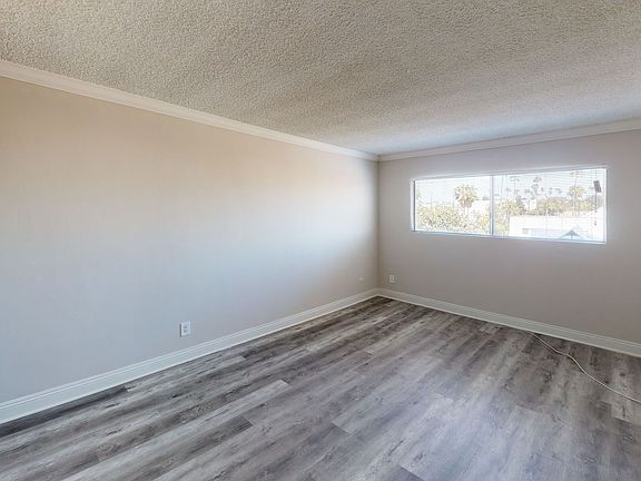 5th image of 6046 Eleanor Ave #108