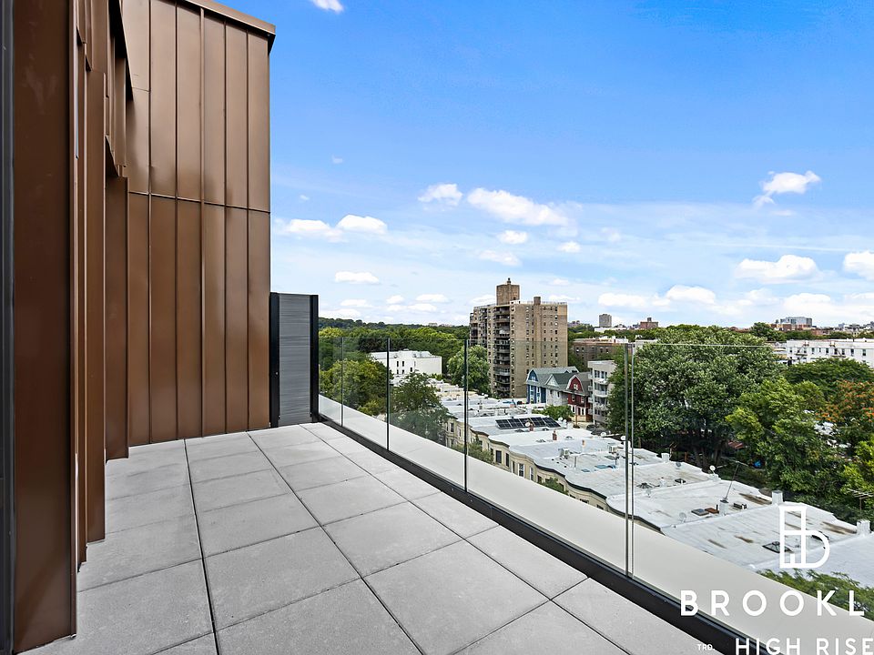 1st image of 50 E 10th St #802