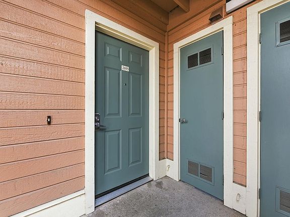 4th image of 2695 Somerset Park Cir