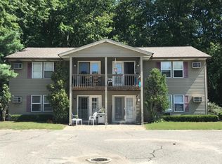 517 136th Ave APT 11, Holland, MI 49424