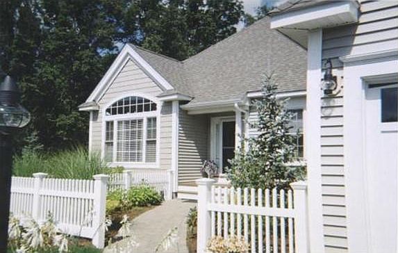 2nd image of 15 Silver Brook Ln